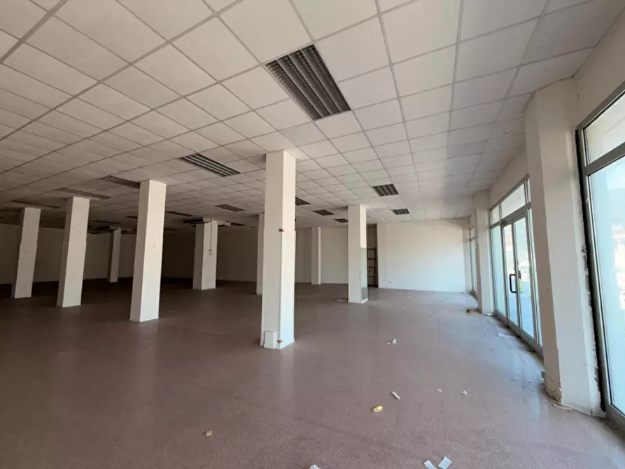 Immagine 8 di Negozio in vendita  in Via Achille Grandi, 3, 60131 Ancona AN, Italia a Ancona