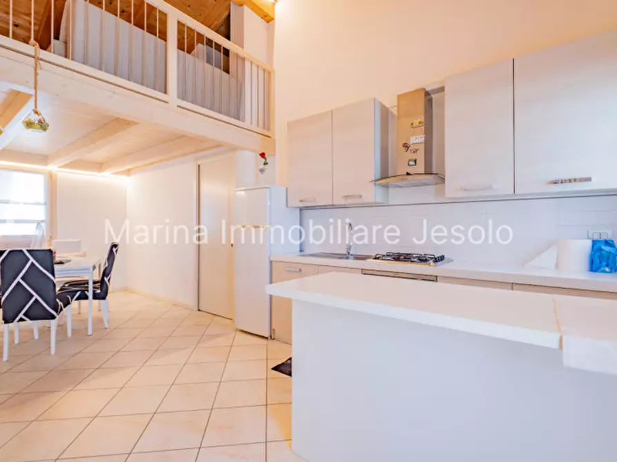 Immagine 3 di Appartamento in vendita  in Via Cristoforo Colombo 70 a Jesolo