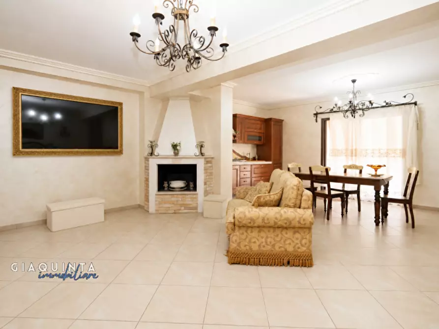 Immagine 6 di Casa indipendente in vendita  in vi Firenze n.55 a Palagonia