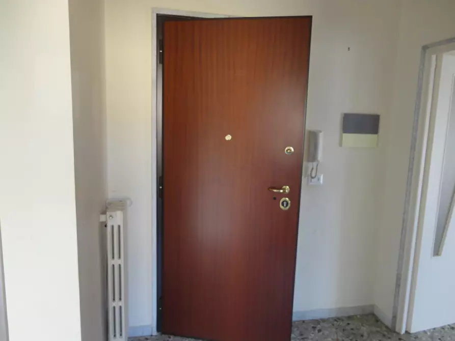 Immagine 15 di Appartamento in vendita  in VIA NAPOLI a Bari