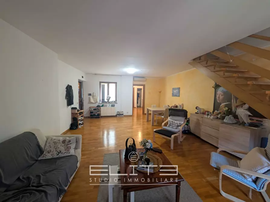 Immagine 2 di Appartamento in affitto  in Corso Giuseppe Mazzini a Ancona