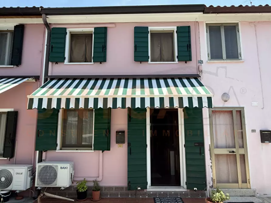 Immagine 1 di Villetta a schiera in vendita  in Via Sant'Antonio a Selvazzano Dentro