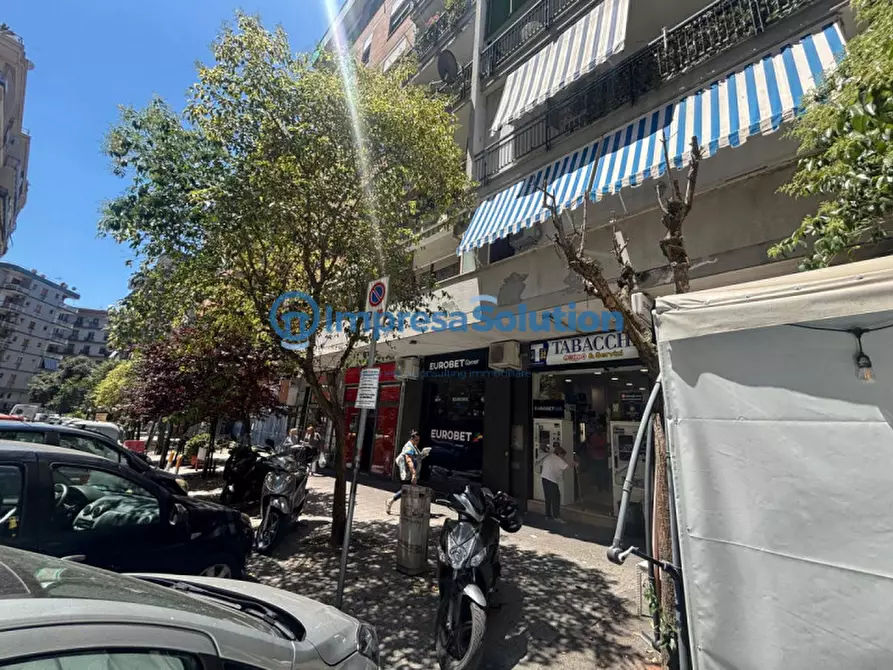 Immagine 4 di Attività commerciale in vendita  in Via Sigmund Freud a Napoli