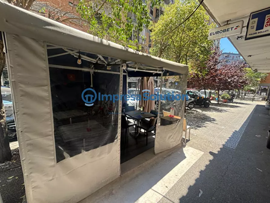 Immagine 5 di Attività commerciale in vendita  in Via Sigmund Freud a Napoli