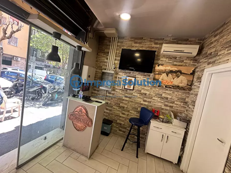 Immagine 8 di Attività commerciale in vendita  in Via Sigmund Freud a Napoli