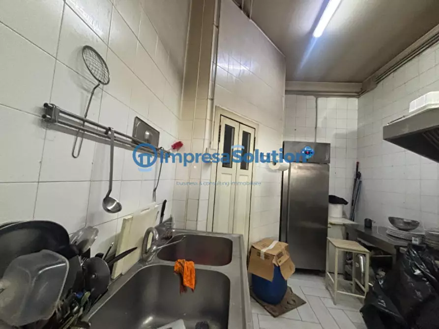 Immagine 17 di Attività commerciale in vendita  in Via Sigmund Freud a Napoli