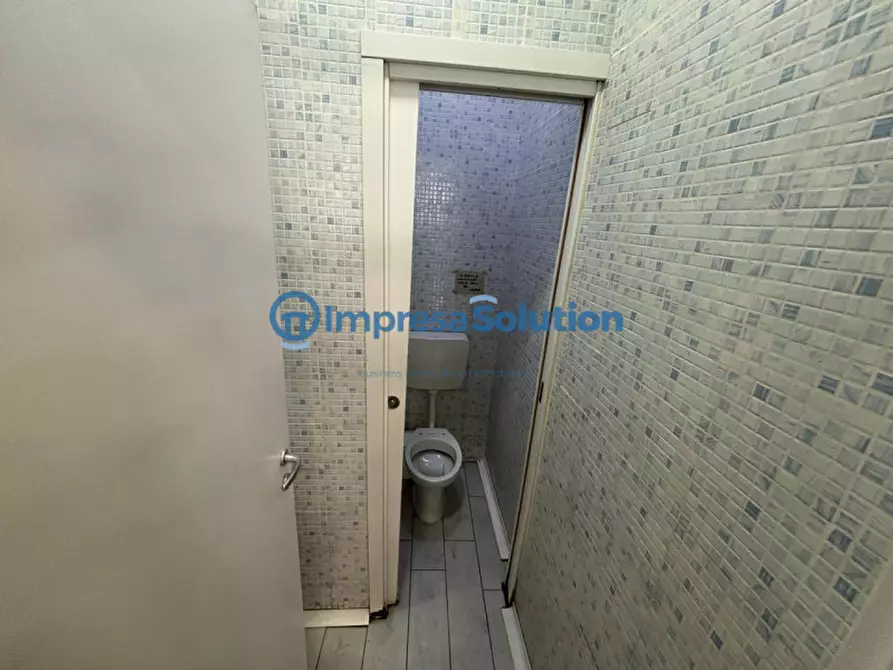 Immagine 21 di Attività commerciale in vendita  in Via Sigmund Freud a Napoli
