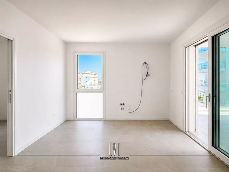 Immagine 8 di Appartamento in vendita  in via delle ninfee n.9 a Jesolo