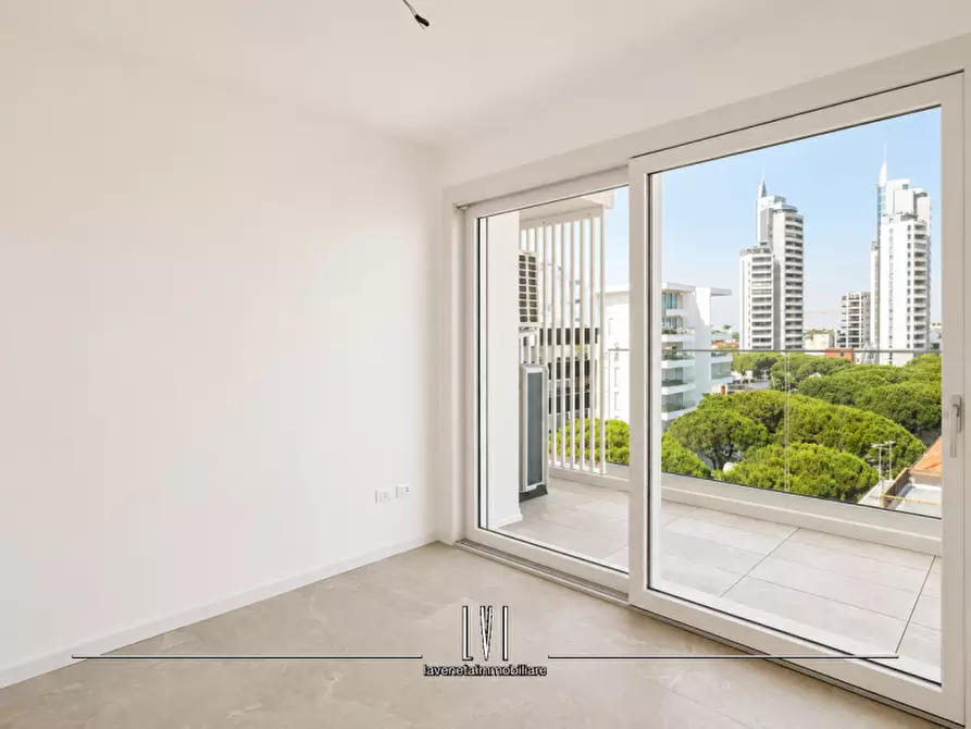 Immagine 11 di Appartamento in vendita  in via delle ninfee n.9 a Jesolo
