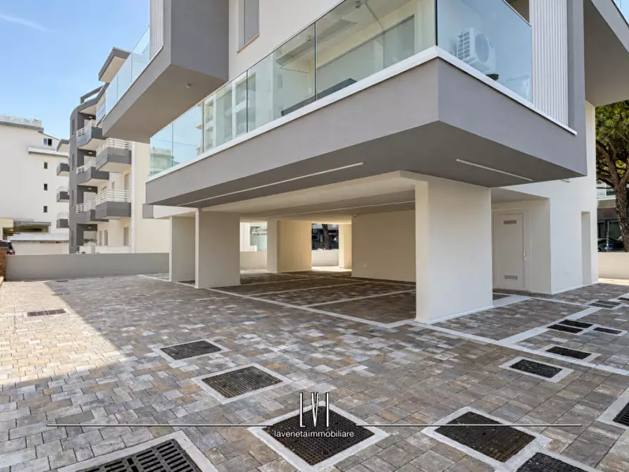 Immagine 22 di Appartamento in vendita  in via delle ninfee n.9 a Jesolo