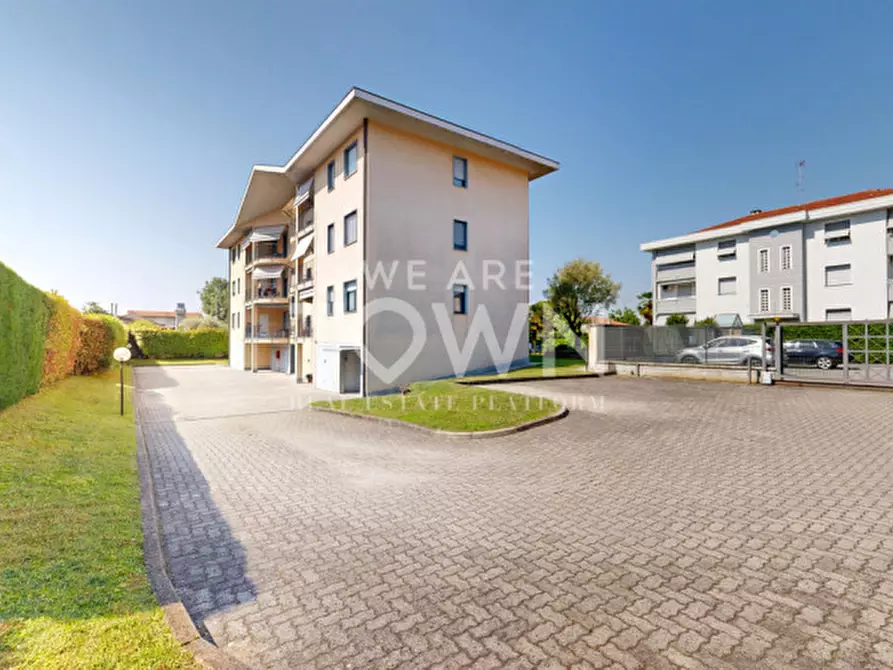 Immagine 40 di Appartamento in vendita  in via Giacomo Matteotti 23D a Lonate Pozzolo