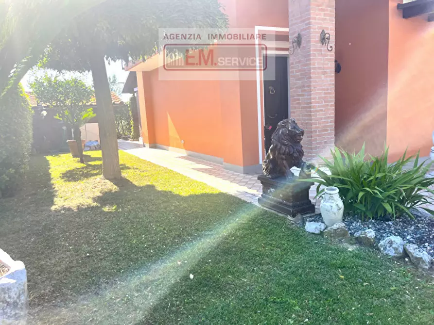 Immagine 6 di Casa bifamiliare in vendita  in Via Alle Cave a Casale Sul Sile