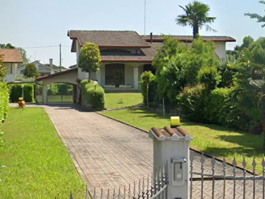 Immagine 1 di Casa indipendente in vendita  a Stra