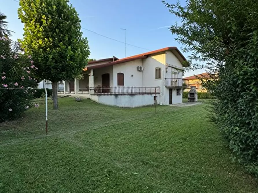 Immagine 3 di Casa indipendente in vendita  a Stra