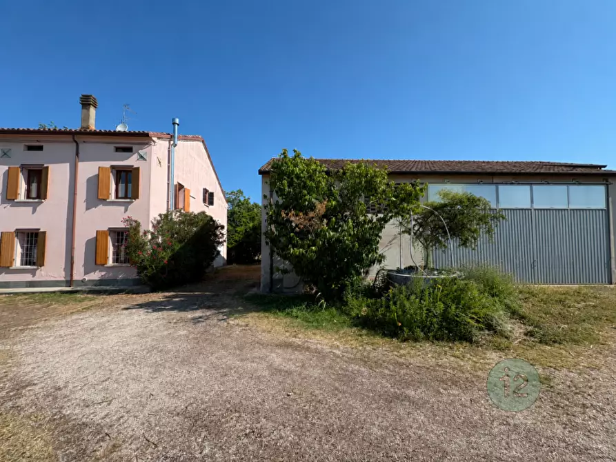Immagine 2 di Casa indipendente in vendita  in via pampano a San Giovanni Del Dosso