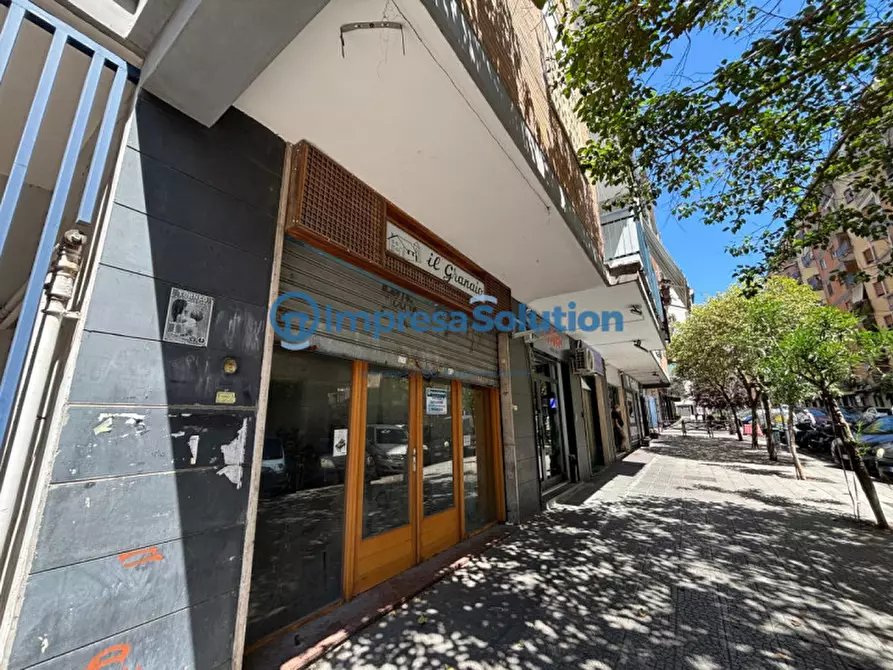 Immagine 6 di Negozio in affitto  in Via Sigmund Freud a Napoli
