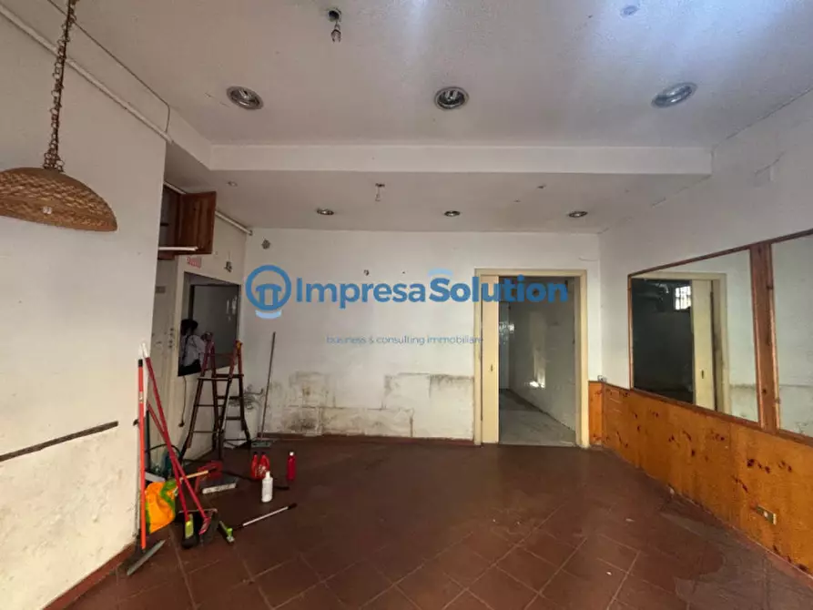 Immagine 8 di Negozio in affitto  in Via Sigmund Freud a Napoli