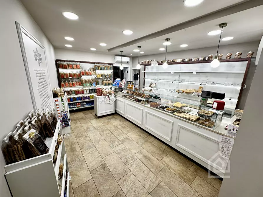 Immagine 5 di Attività commerciale in vendita  in Via Teodoro Secondo 5 a Chivasso