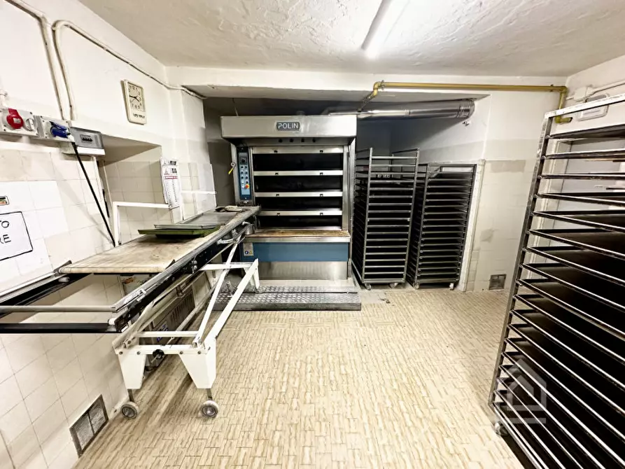 Immagine 15 di Attività commerciale in vendita  in Via Teodoro Secondo 5 a Chivasso