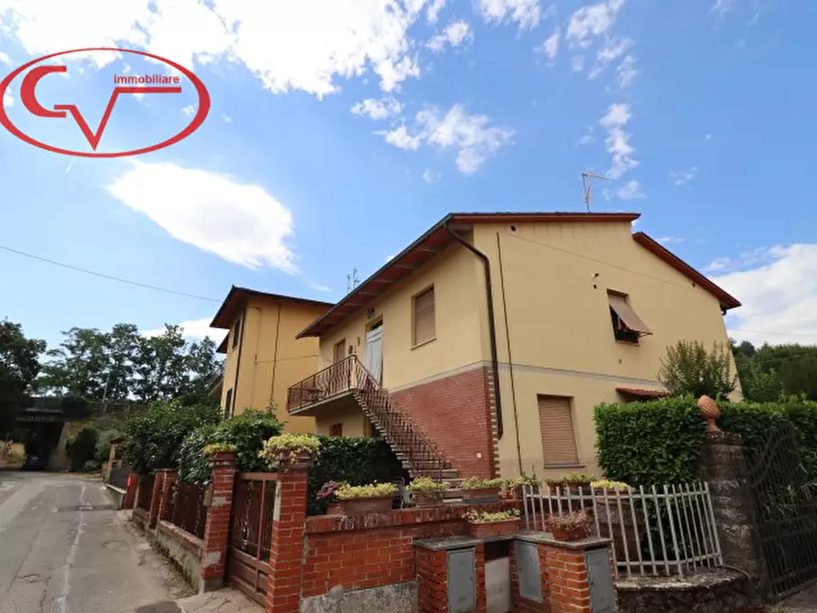 Immagine 1 di Casa bifamiliare in vendita  in Strada di Mercatale a Bucine
