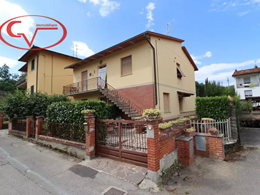 Immagine 3 di Casa bifamiliare in vendita  in Strada di Mercatale a Bucine