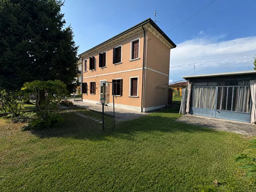 Immagine 1 di Casa indipendente in vendita  in via Cappellini 2 a Padova