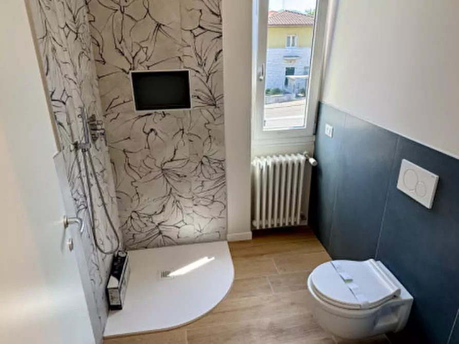Immagine 9 di Appartamento in vendita  in Viale caduti del lavoro, 5 a Brescia