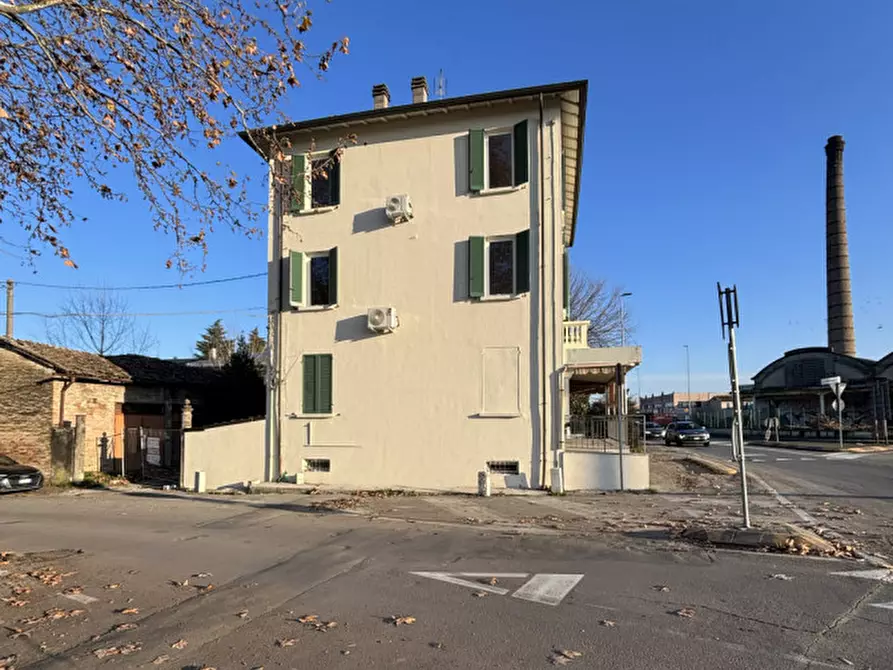 Immagine 10 di Appartamento in vendita  in Strada Montechiarugolo, 1 a Parma