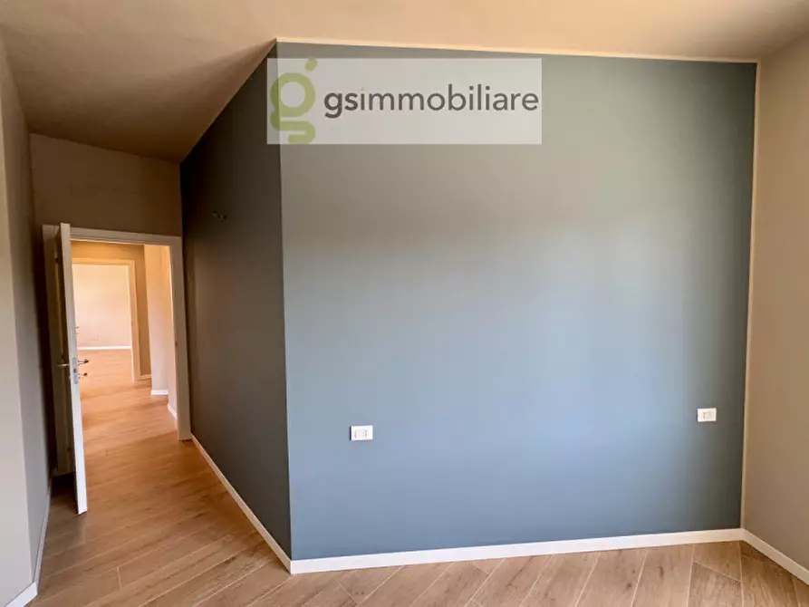 Immagine 27 di Appartamento in vendita  in viale Caduti del lavoro, 5 a Brescia