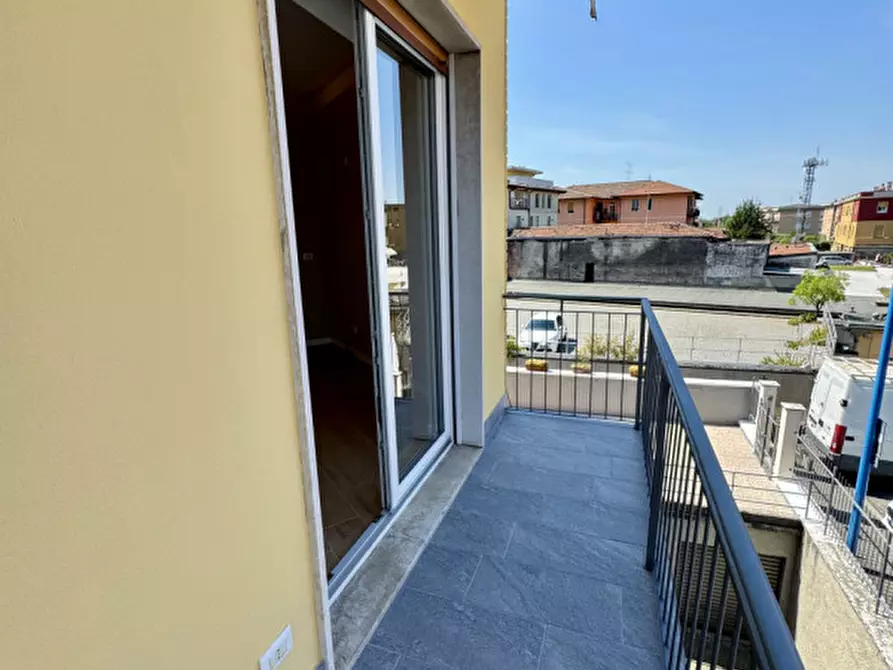 Immagine 12 di Appartamento in vendita  in viale Caduti del lavoro, 5 a Brescia