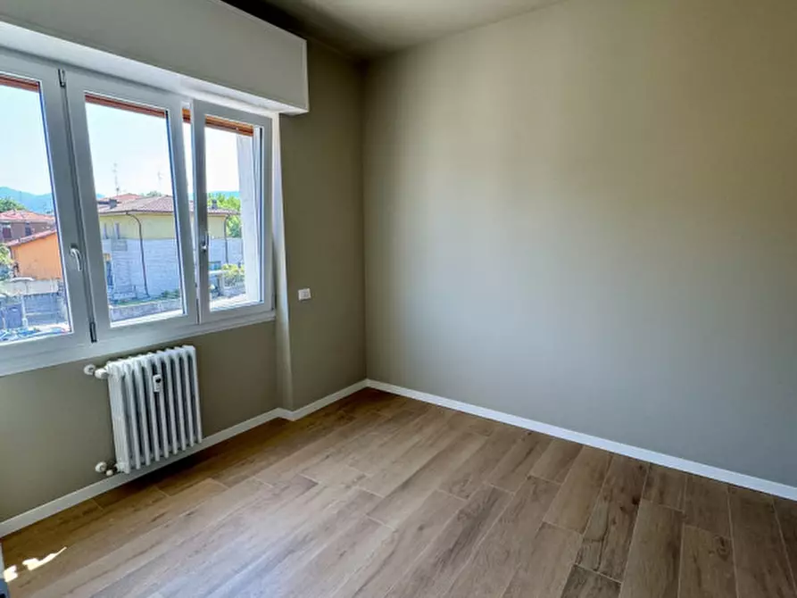 Immagine 33 di Appartamento in vendita  in viale Caduti del lavoro, 5 a Brescia