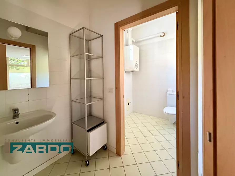 Immagine 7 di Ufficio in affitto  a Castello Di Godego