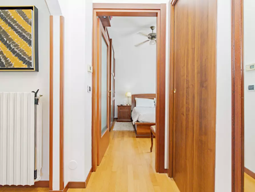 Immagine 5 di Appartamento in vendita  in Via Trieste a Cernobbio