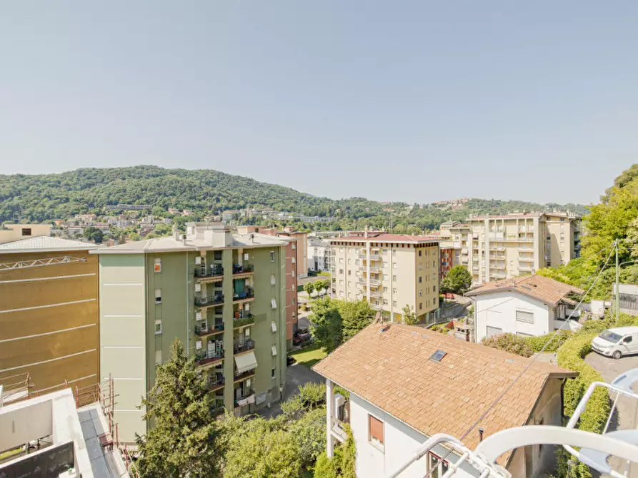 Immagine 16 di Appartamento in vendita  in Via Trieste a Cernobbio