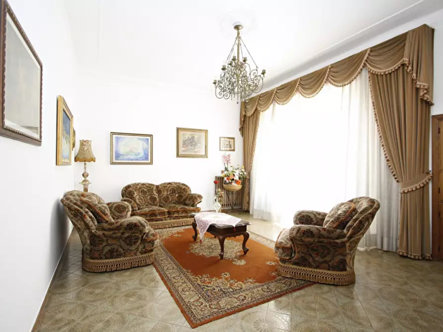 Immagine 1 di Casa indipendente in vendita  in Via Giacomo Leopardi a Parabita