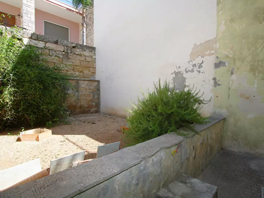 Immagine 6 di Casa indipendente in vendita  in Via Giacomo Leopardi a Parabita