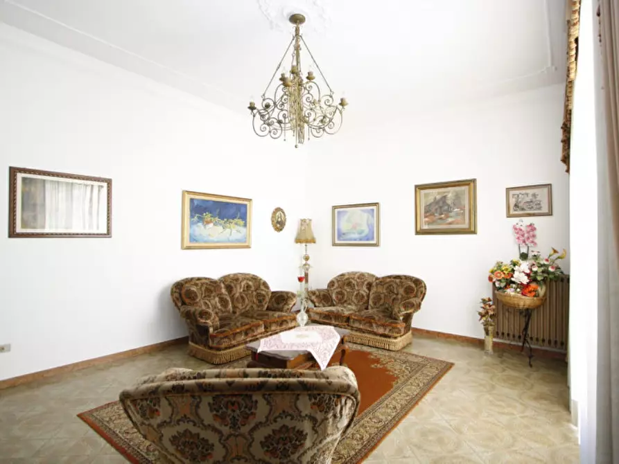 Immagine 10 di Casa indipendente in vendita  in Via Giacomo Leopardi a Parabita