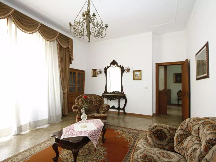Immagine 11 di Casa indipendente in vendita  in Via Giacomo Leopardi a Parabita
