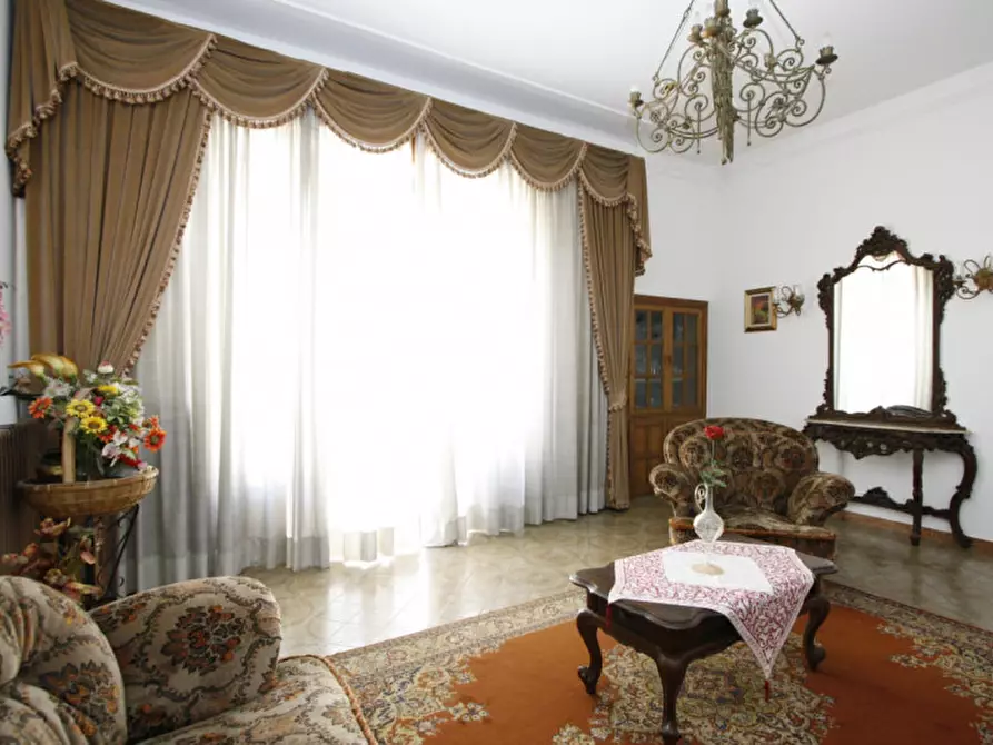 Immagine 12 di Casa indipendente in vendita  in Via Giacomo Leopardi a Parabita