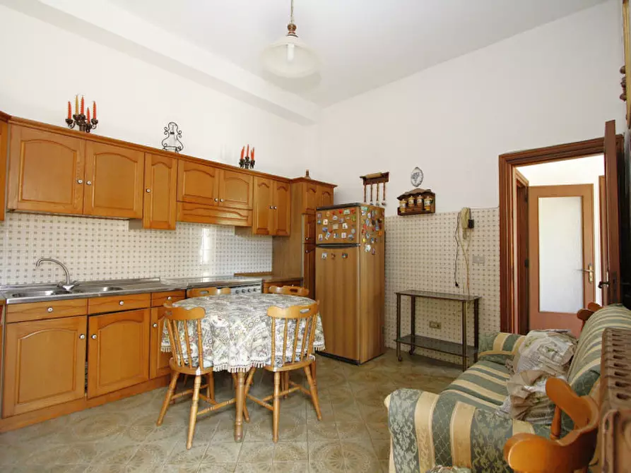 Immagine 27 di Casa indipendente in vendita  in Via Giacomo Leopardi a Parabita