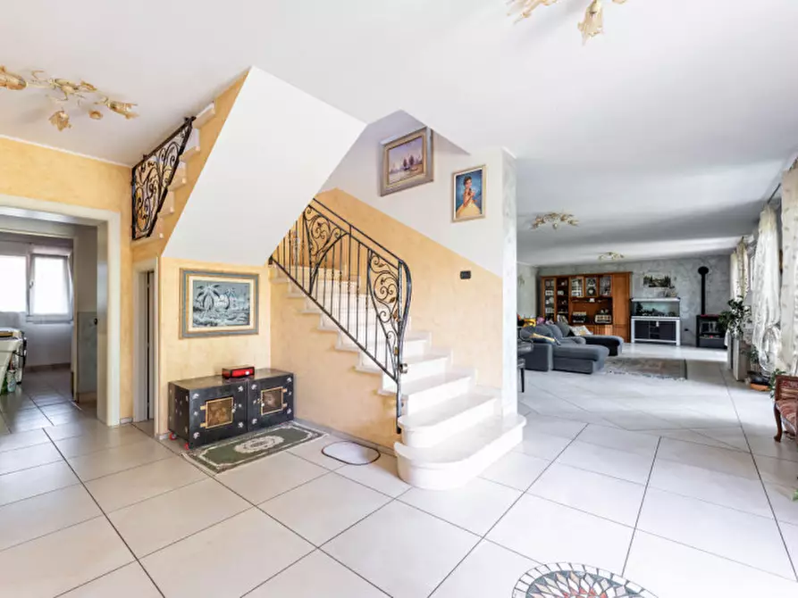 Immagine 3 di Villa in vendita  a Albignasego