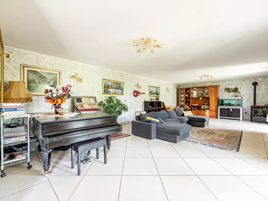 Immagine 4 di Villa in vendita  a Albignasego