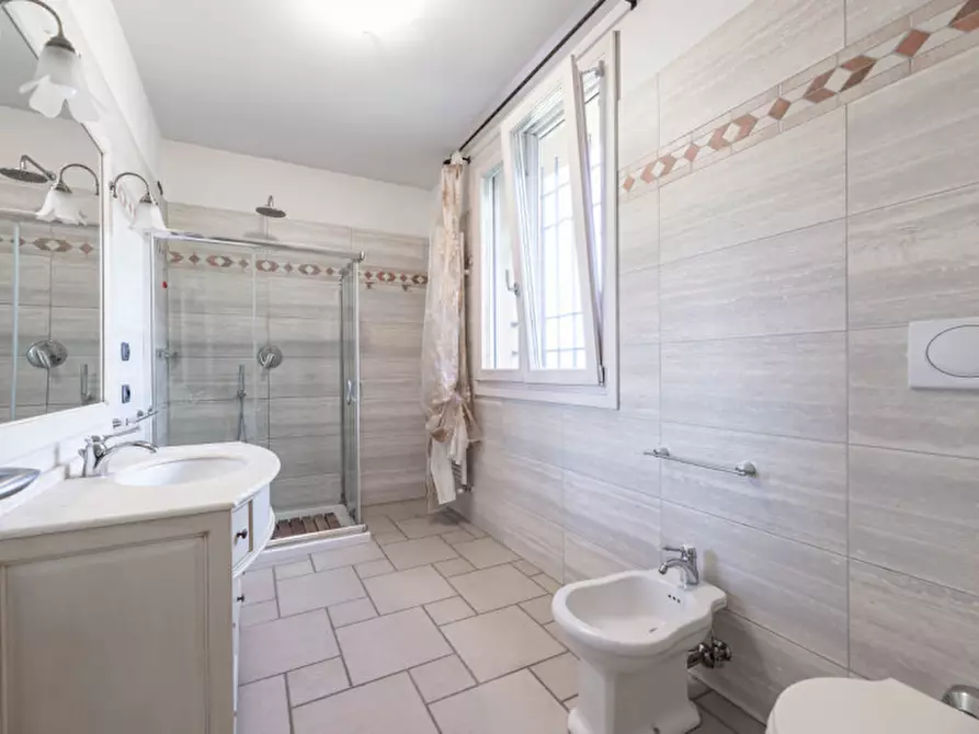Immagine 8 di Villa in vendita  a Albignasego