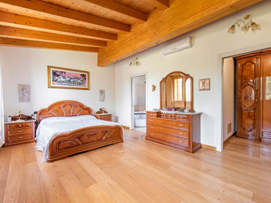 Immagine 11 di Villa in vendita  a Albignasego