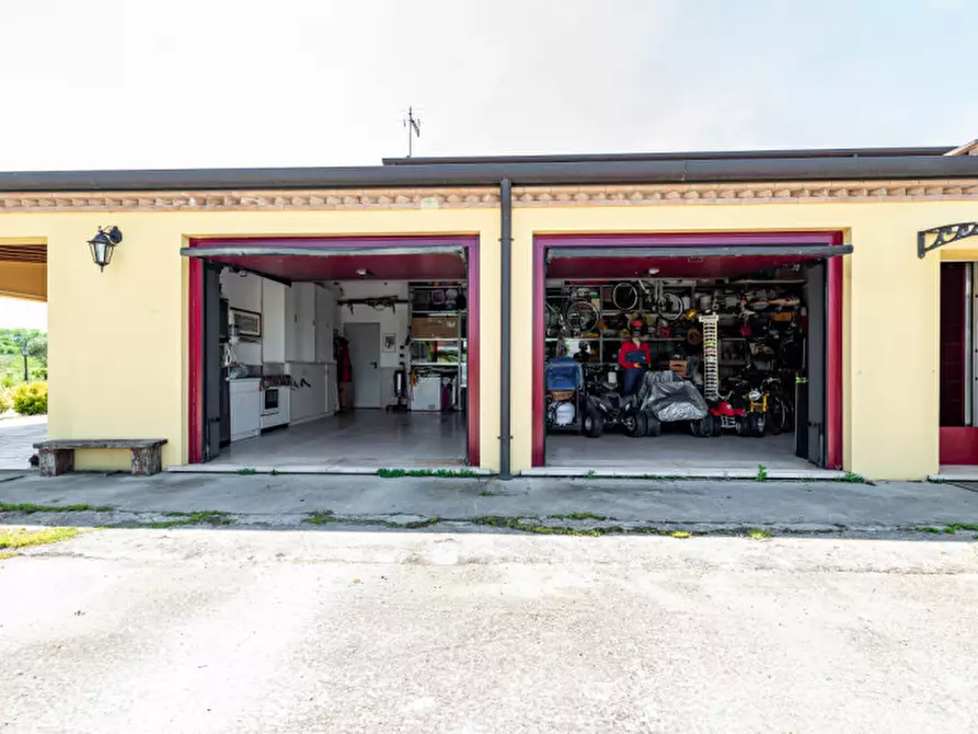 Immagine 15 di Villa in vendita  a Albignasego