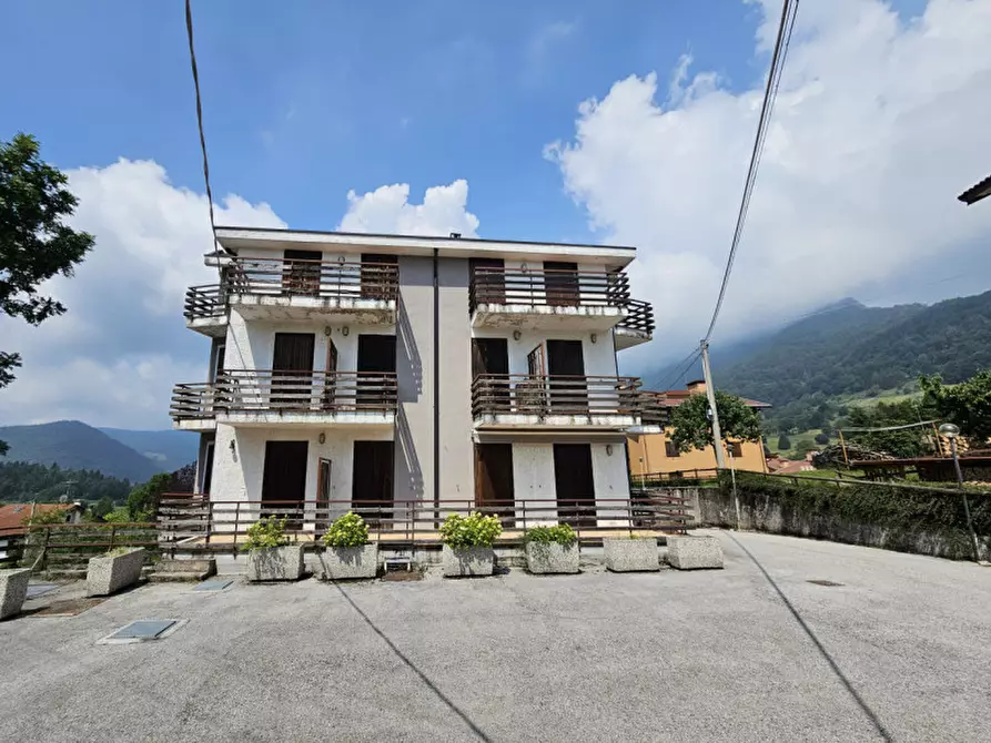 Immagine 6 di Appartamento in vendita  in via contrà sella a Tonezza Del Cimone