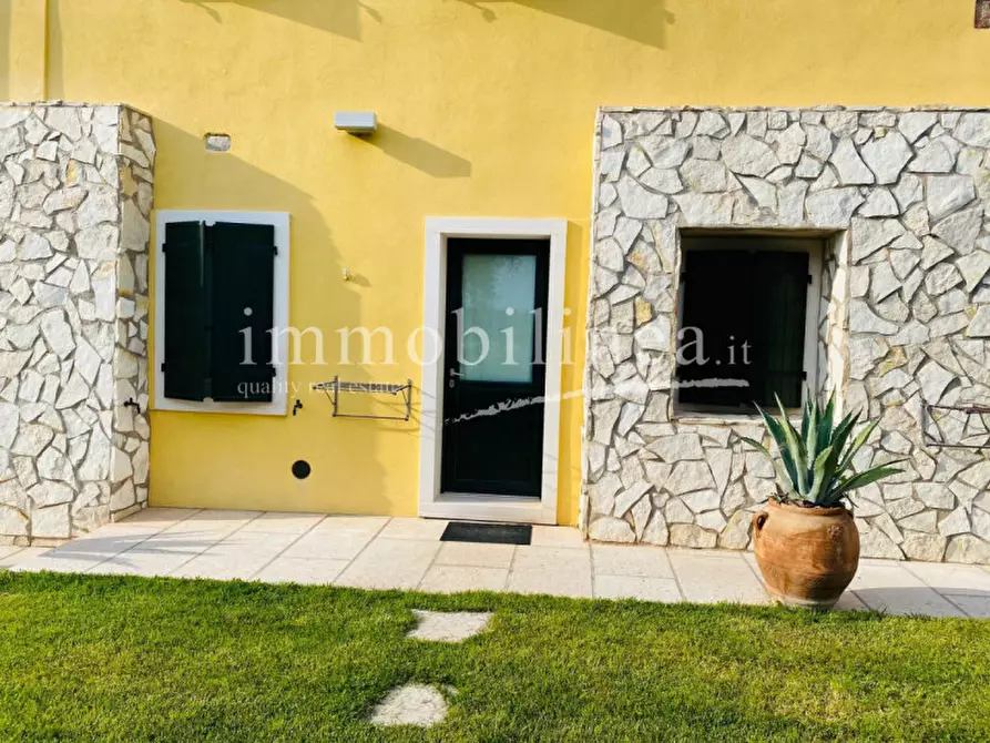 Immagine 16 di Appartamento in vendita  in STRADA MAZZANO n. 1 Piano T-1 a Bardolino