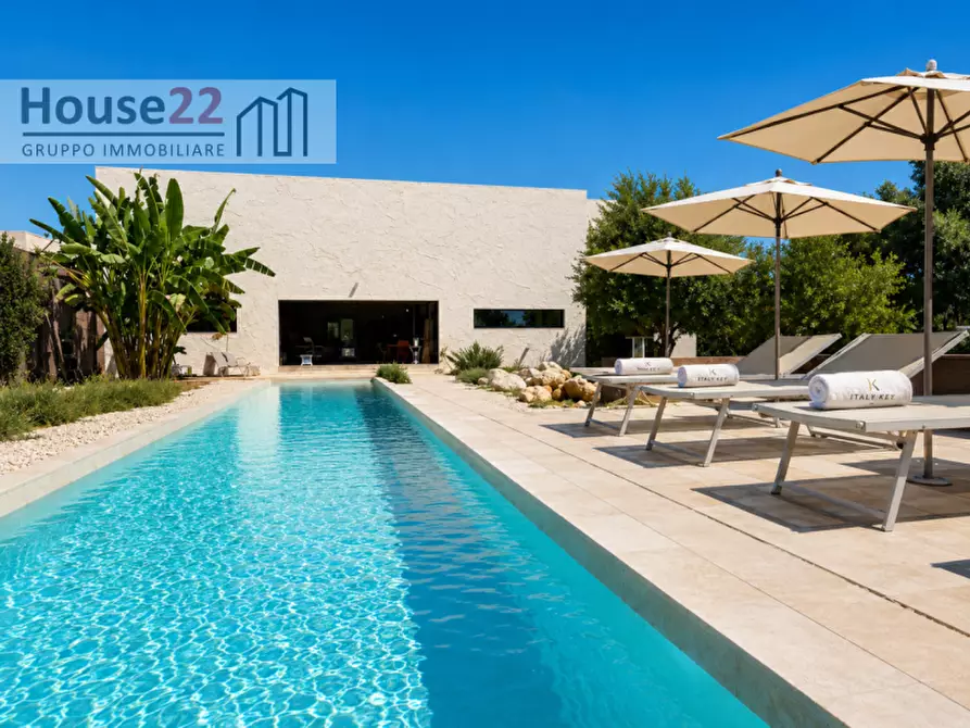 Immagine 1 di Villa in vendita  a Brindisi