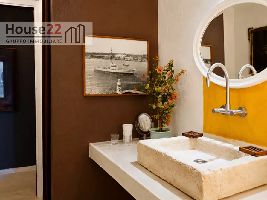 Immagine 17 di Villa in vendita  a Brindisi