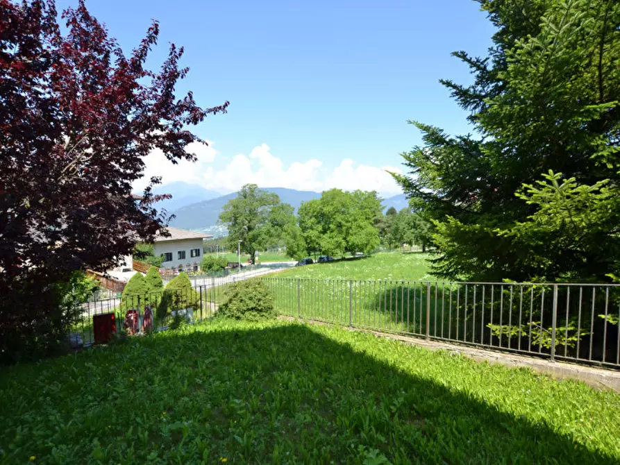 Immagine 1 di Appartamento in vendita  a Romeno